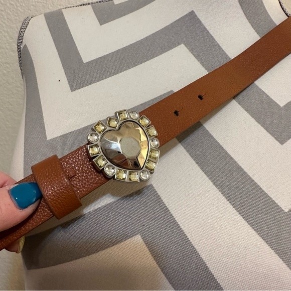 Betsey Johnson Jeweled Heart Buckle Cognac Brown Faux Leather Belt XL - Picture 5 of 13